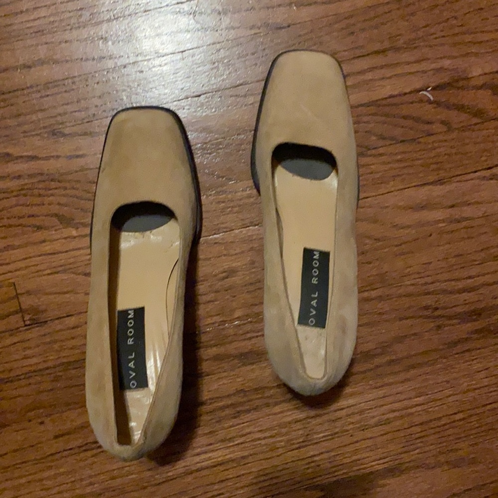 VINTAGE LUXURY OVAL ROOM SUEDE PUMPS 9